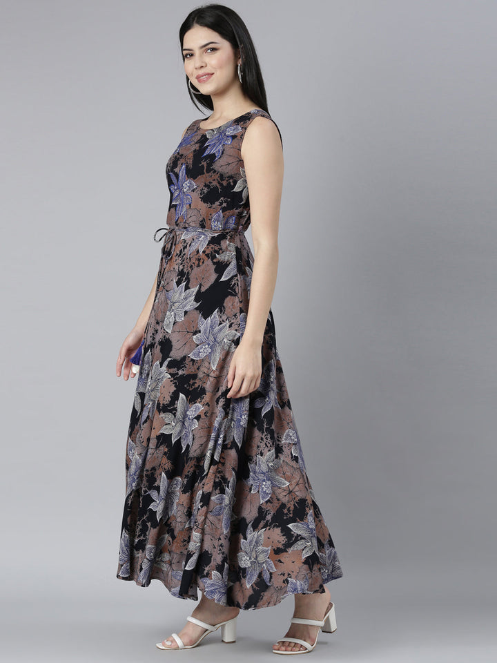 Neerus Blue printed floral flared dress - back view