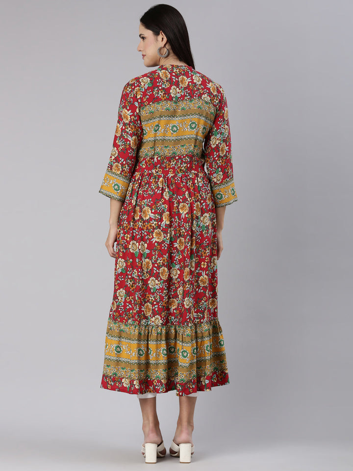 Neerus Red rayon printed floral straight dress - side view