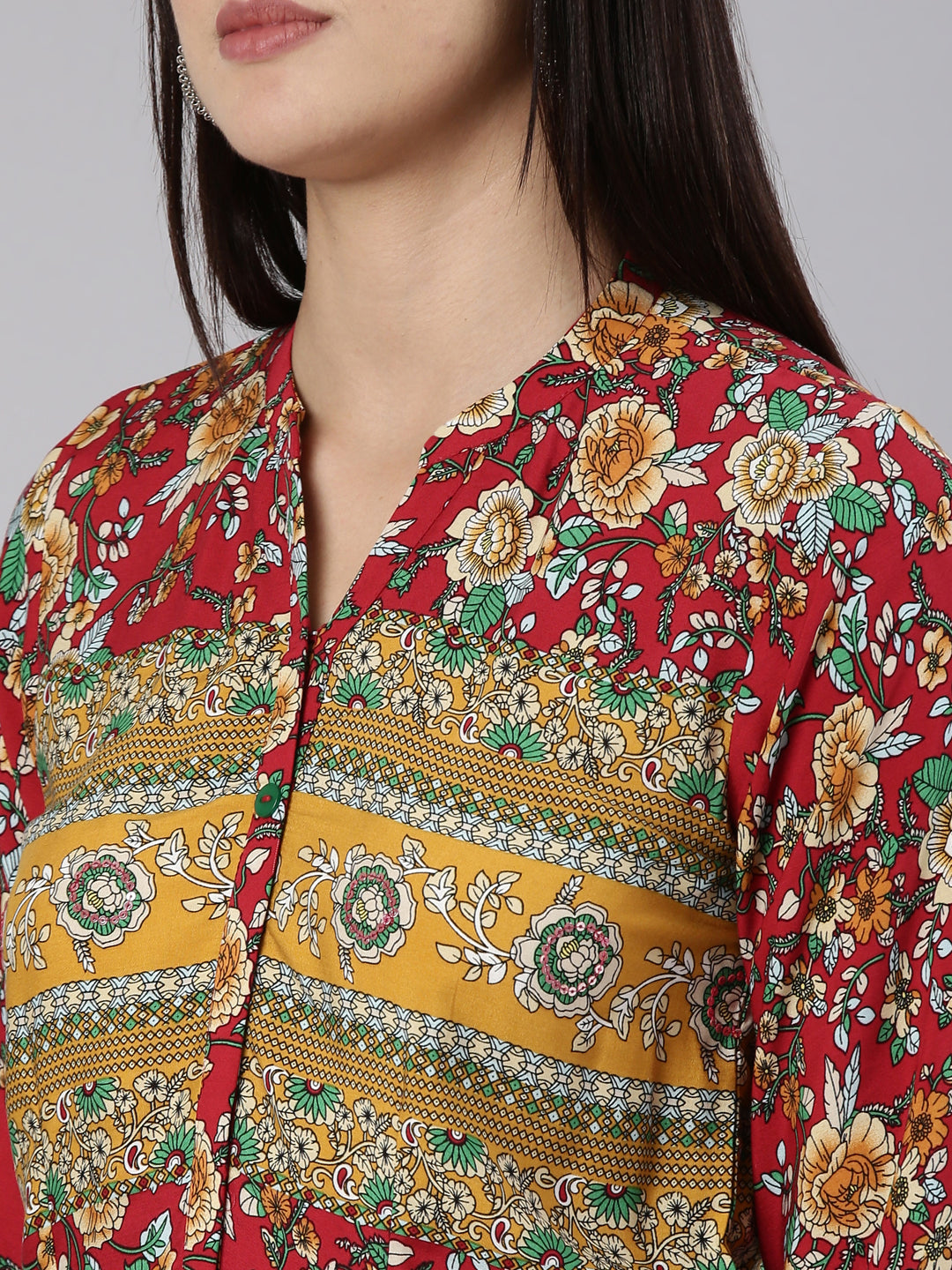 Neerus Red rayon printed floral straight dress - detail view 1