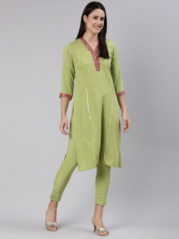 Neerus Green rayon solid kurta set - detail view 2