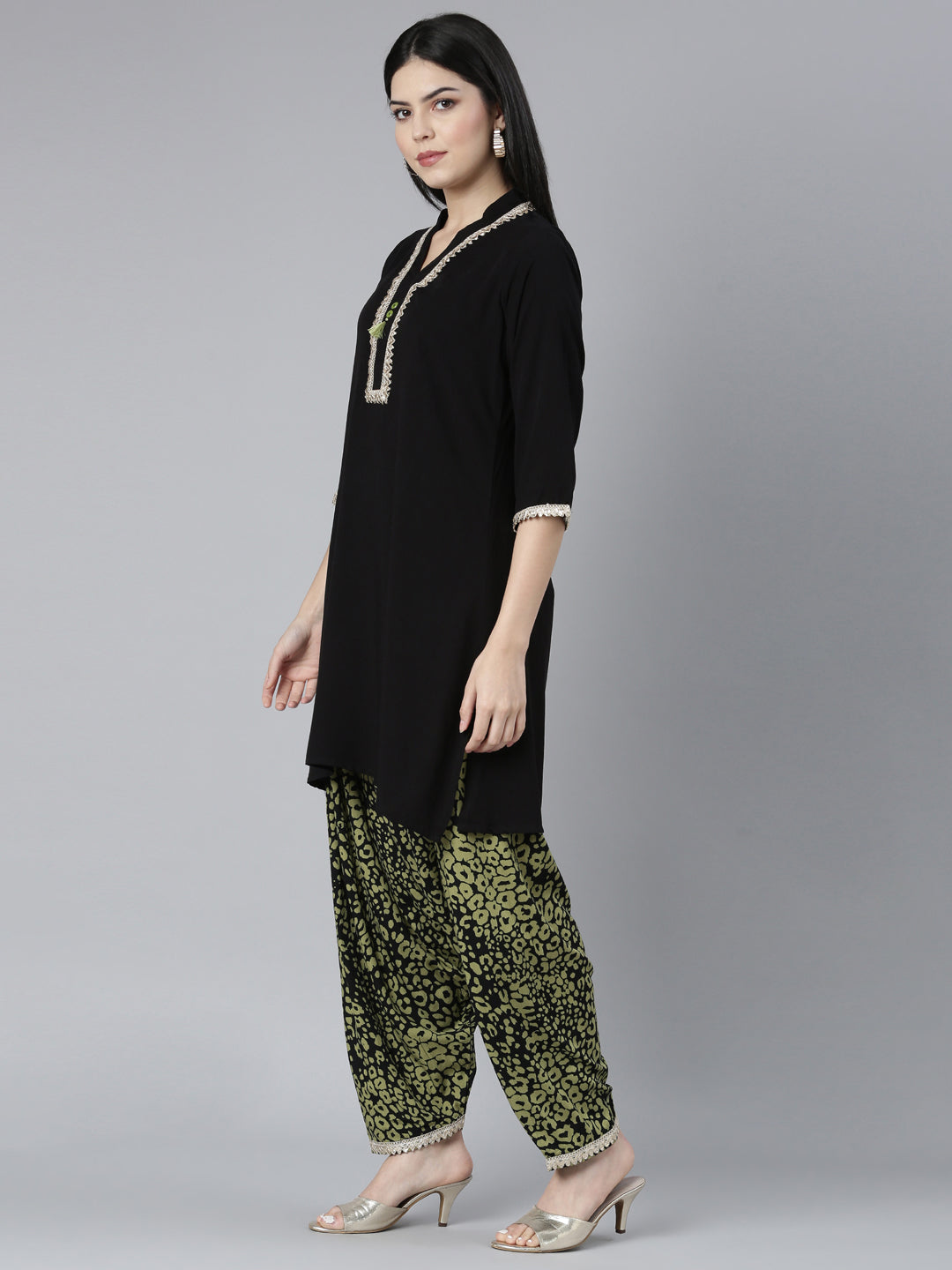 Neerus Black rayon solid kurta set - back view