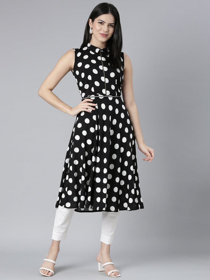 Neerus Black rayon printed kurti - detail view 2