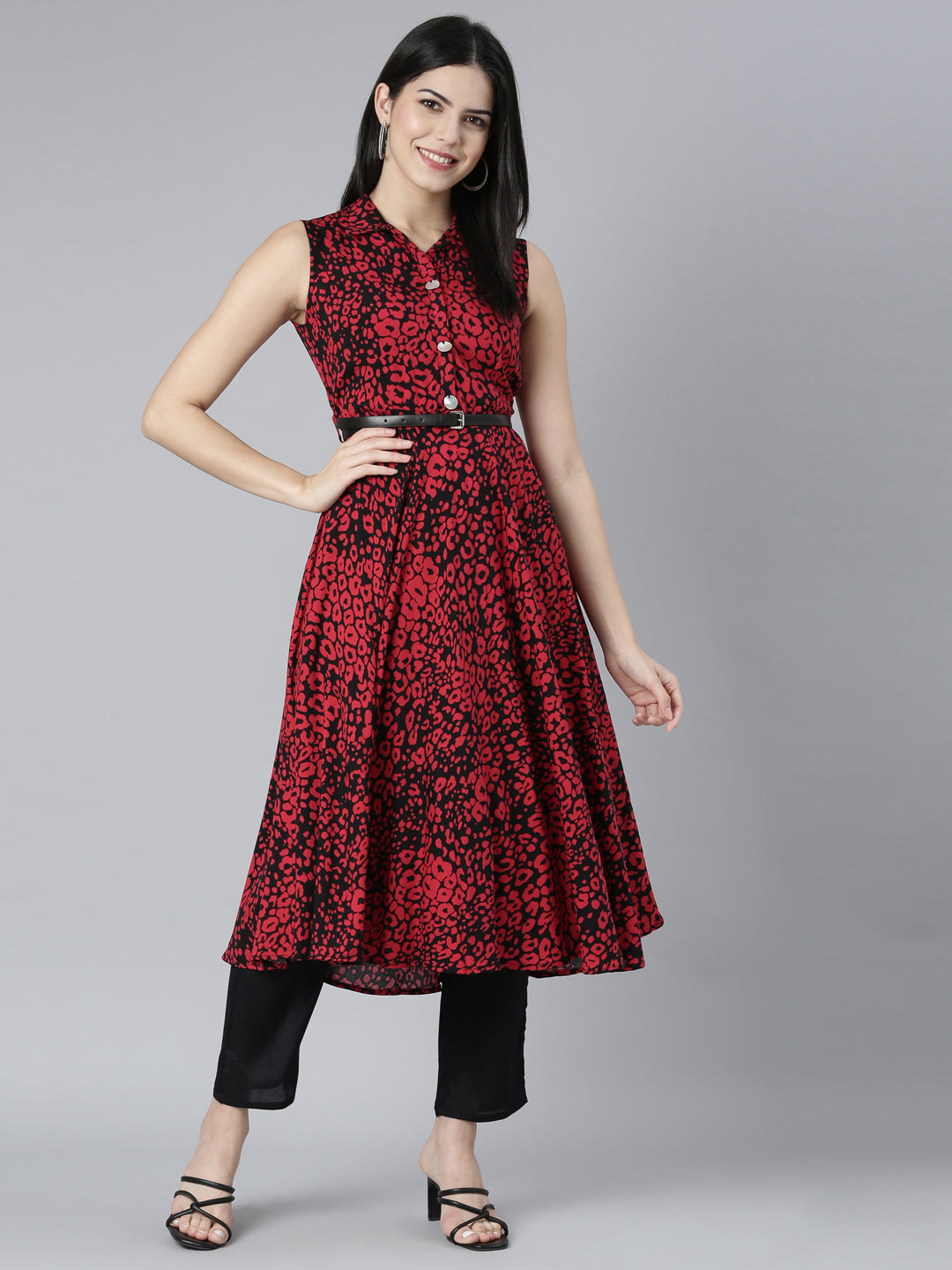 Neerus Red rayon printed maxi dress - detail view 2