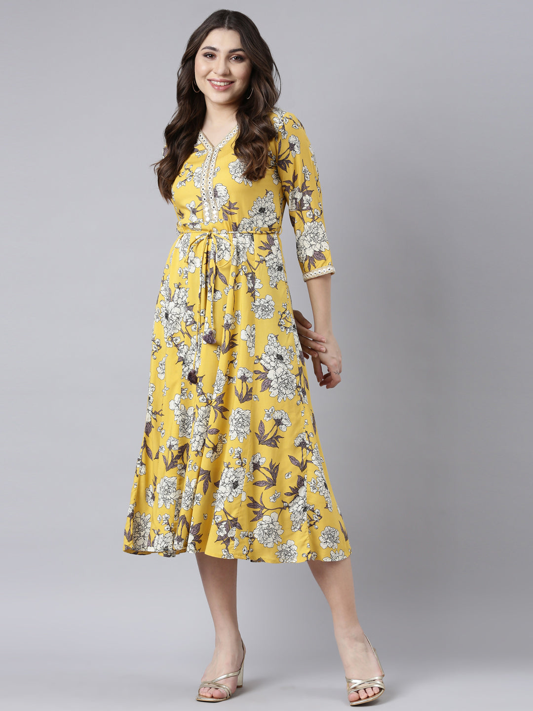 Neerus Yellow muslin printed maxi dress - detail view 2