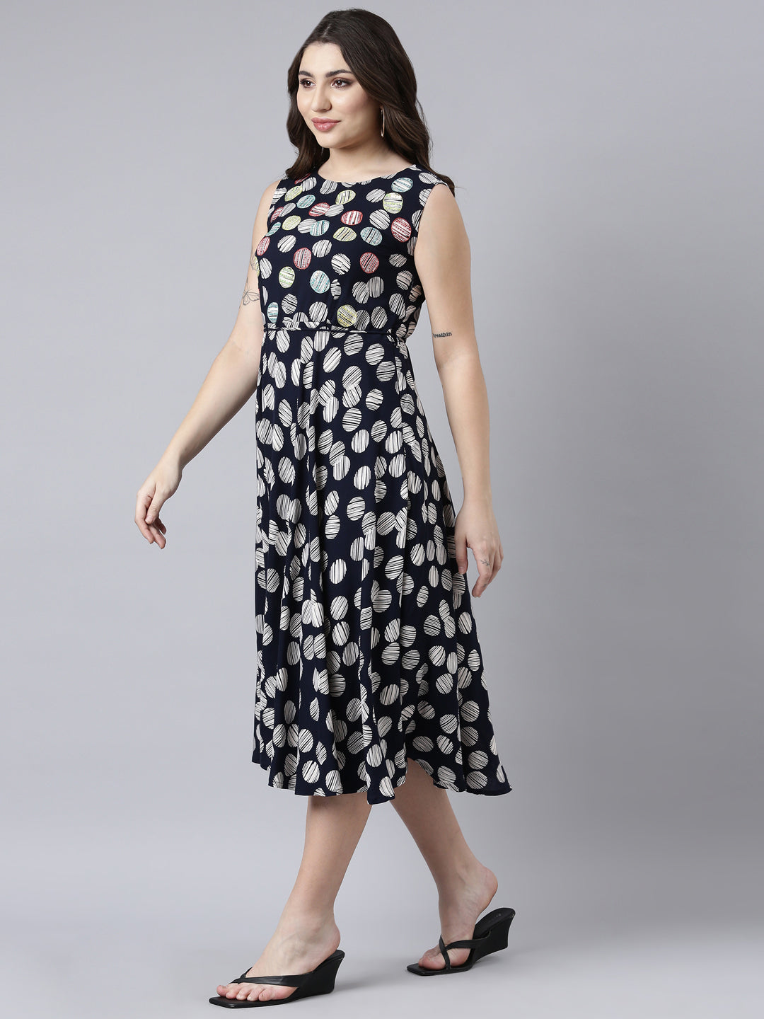 Neerus Blue floral printed maxi dress - back view