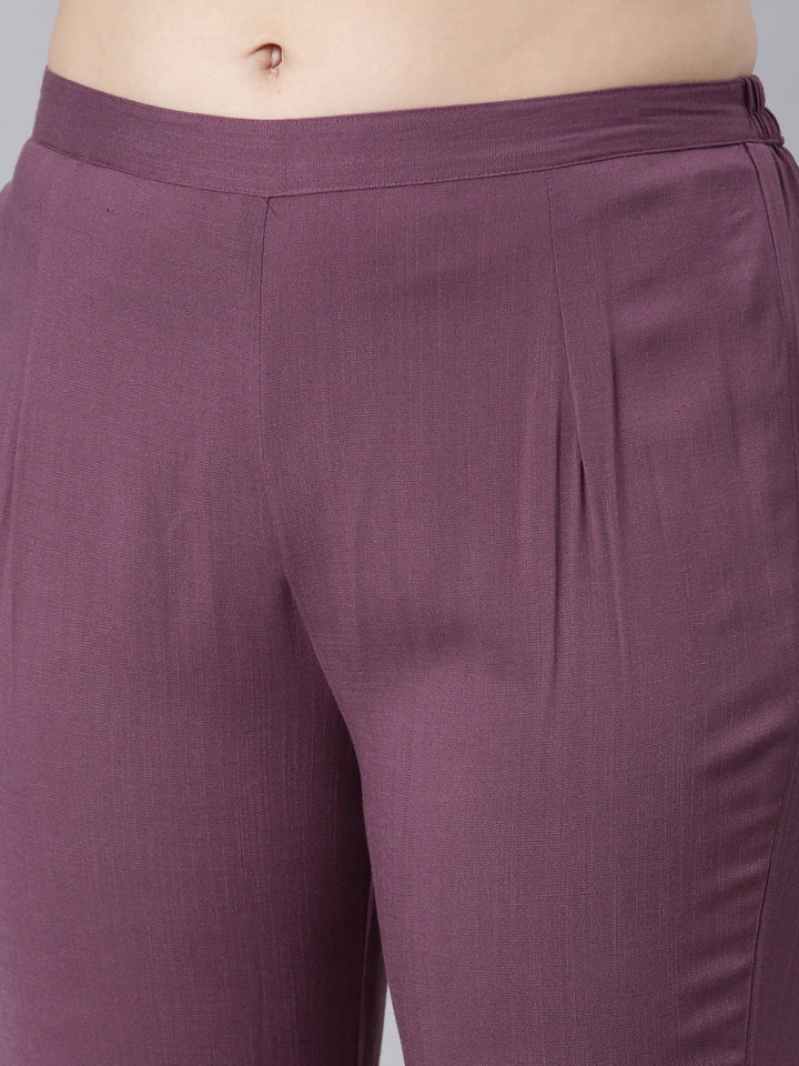 Neerus Multi rayon printed kurta set with trousers - detail view 3