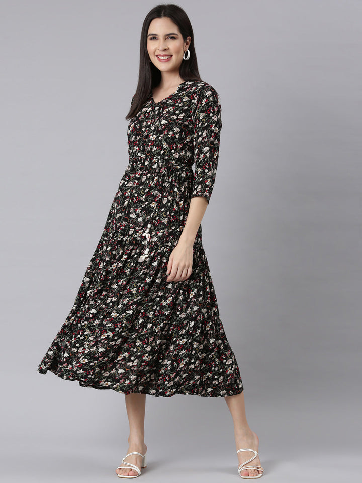 Neerus Black floral printed maxi dress - detail view 1