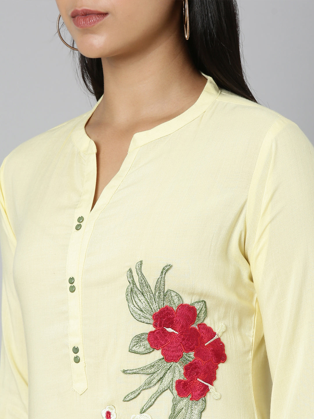 Neerus Yellow Rayon Printed Straight Kurta - detail view 1