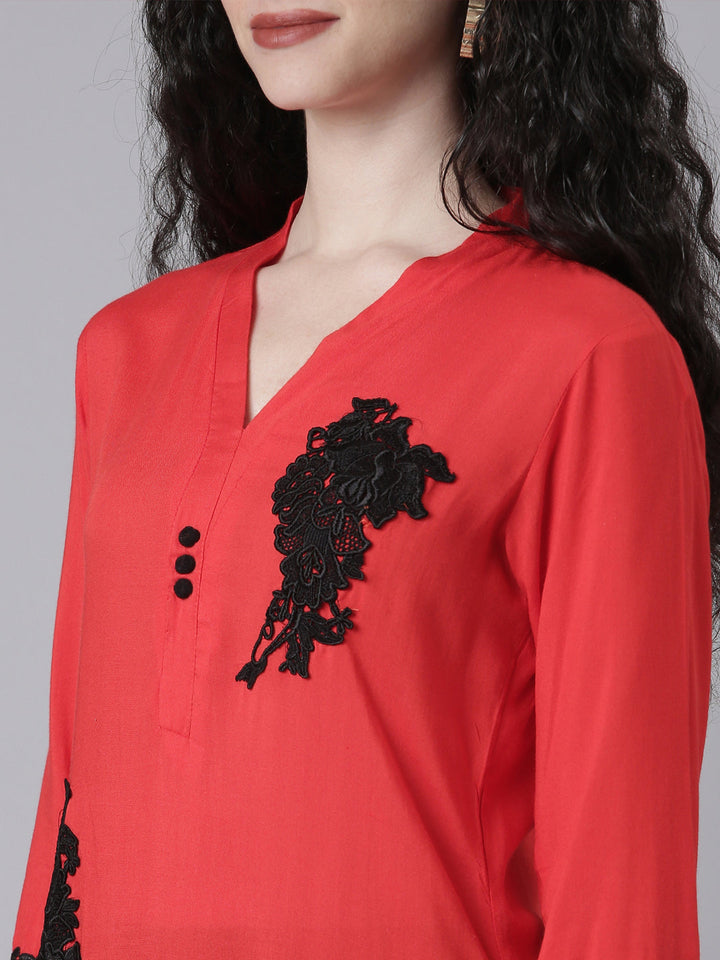 Neerus Red Casual Solid Straight Kurtas