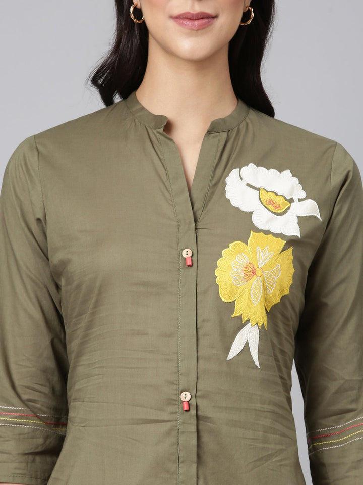 Neerus Green Casual Solid Straight Kurtas