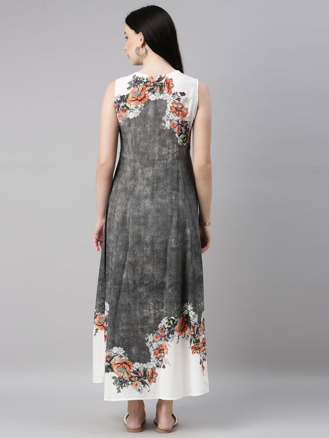 Neerus Grey slub cotton straight kurta - detail view 2