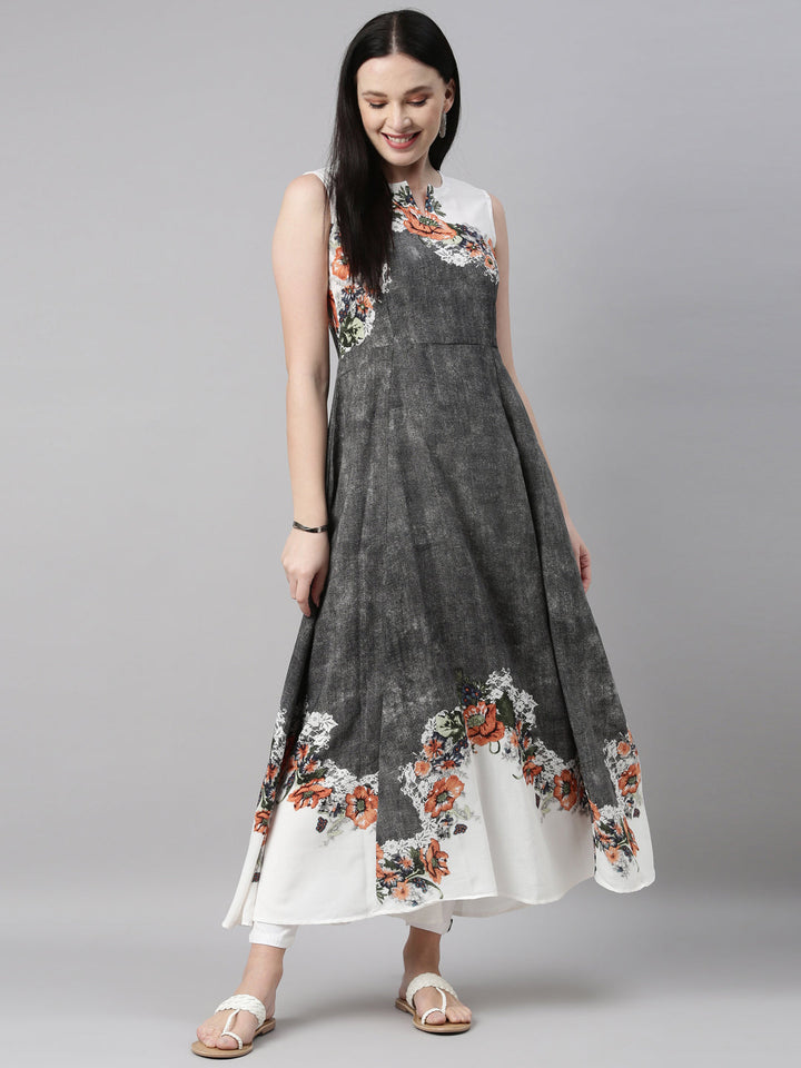 Neerus Grey slub cotton straight kurta - detail view 3