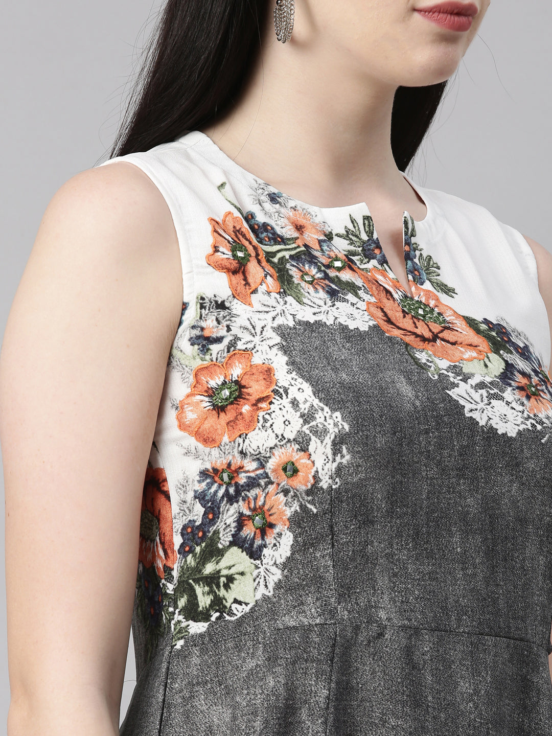 Neerus Grey slub cotton straight kurta - detail view 4