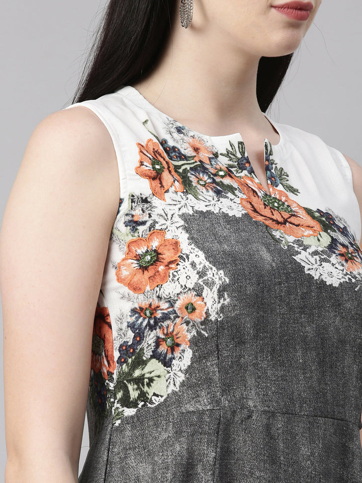 Neerus Grey slub cotton straight kurta - detail view 4