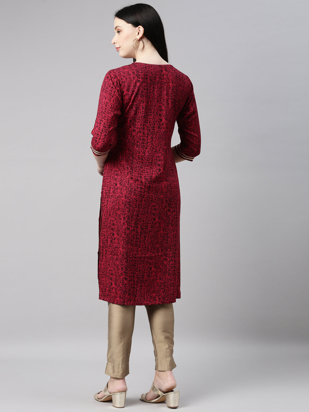 Neerus Pink cotton printed kurti straight silhouette - detail view 1