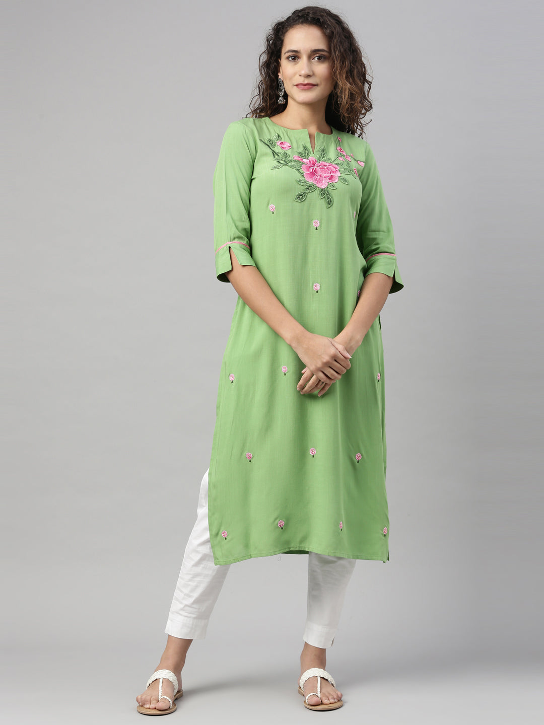 Neerus Green rayon solid straight kurta - detail view 4