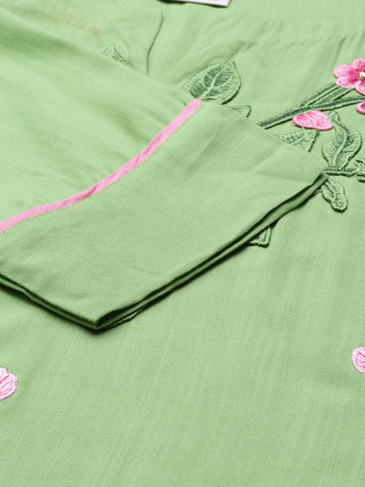 Neerus Green rayon solid straight kurta - detail view 3