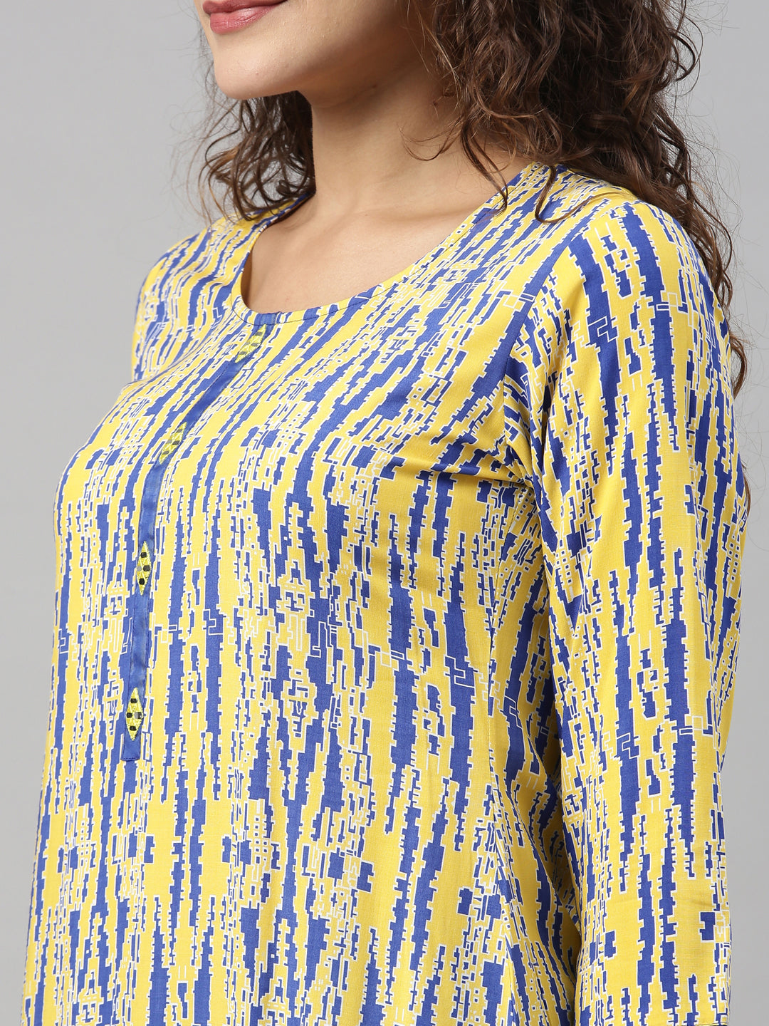 Neerus Yellow Rayon Printed Kurta - detail view 1