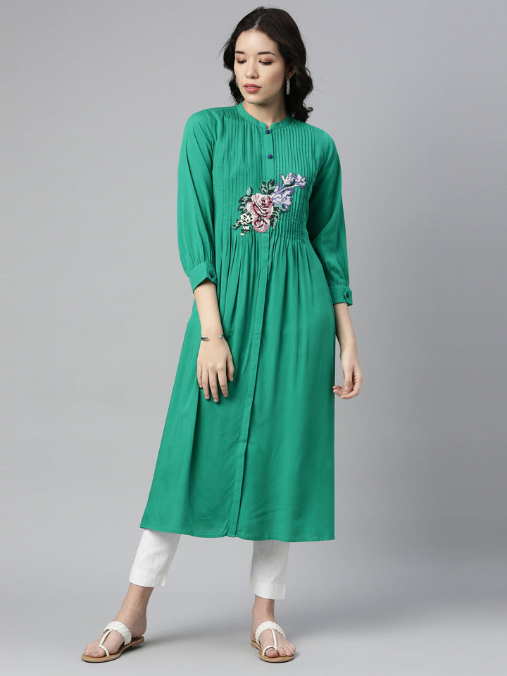 Neerus Green rayon panelled A-line kurti - detail view 1