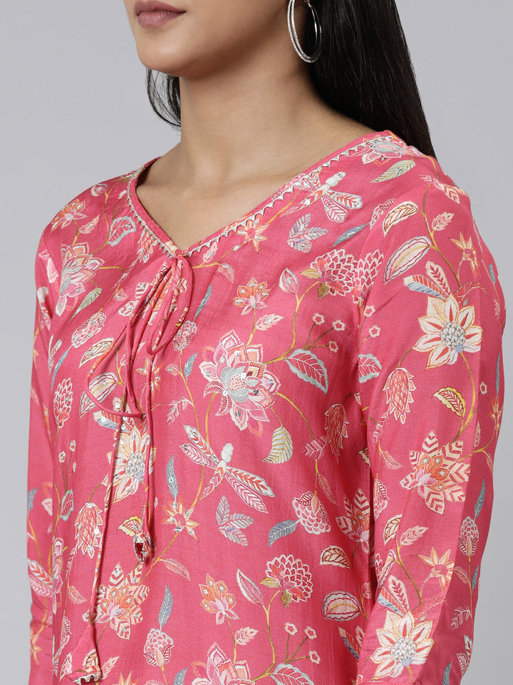 Neerus Maroon cotton printed kurti straight silhouette - detail view 2