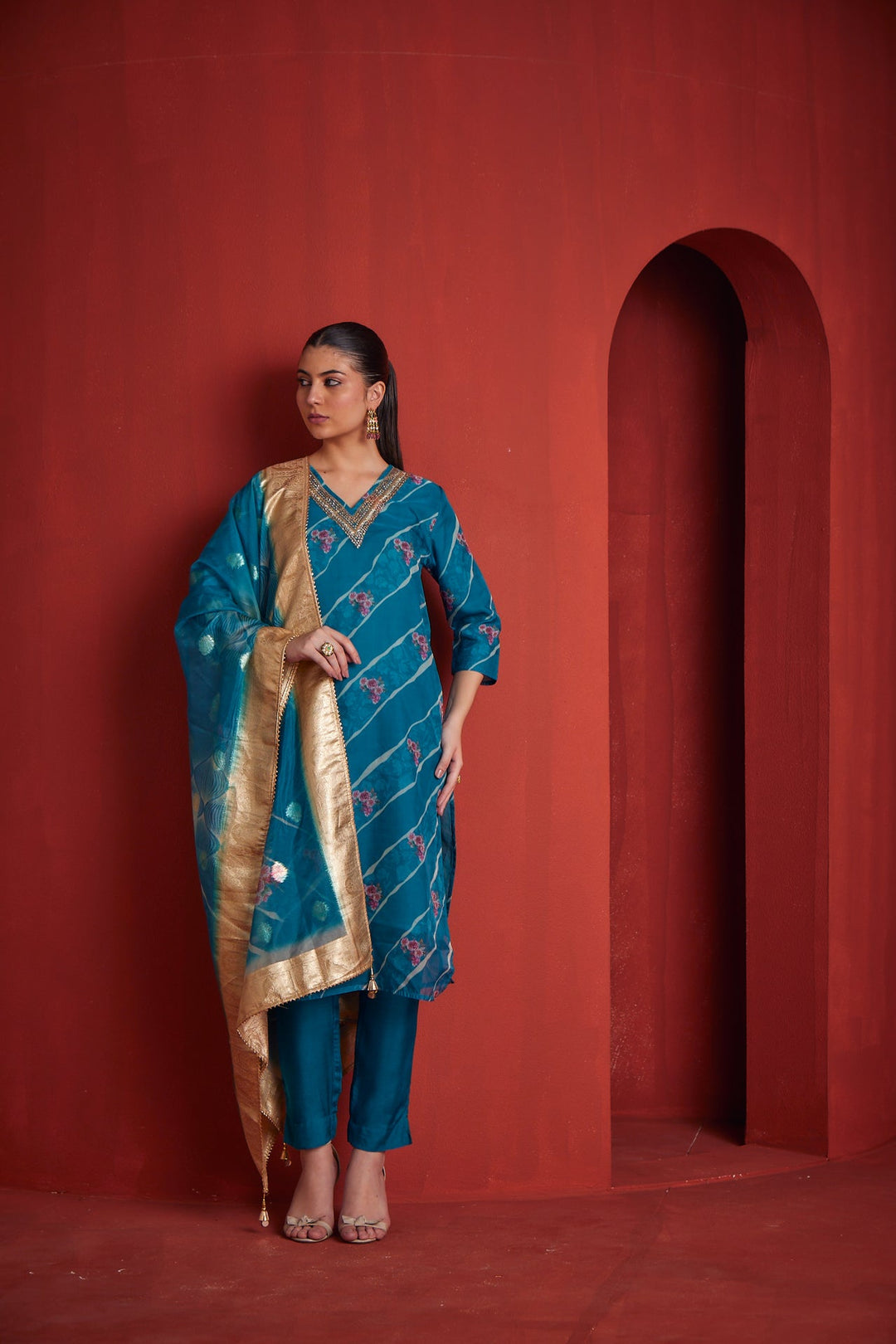 Neerus Green Chanderi straight kurta set - back view