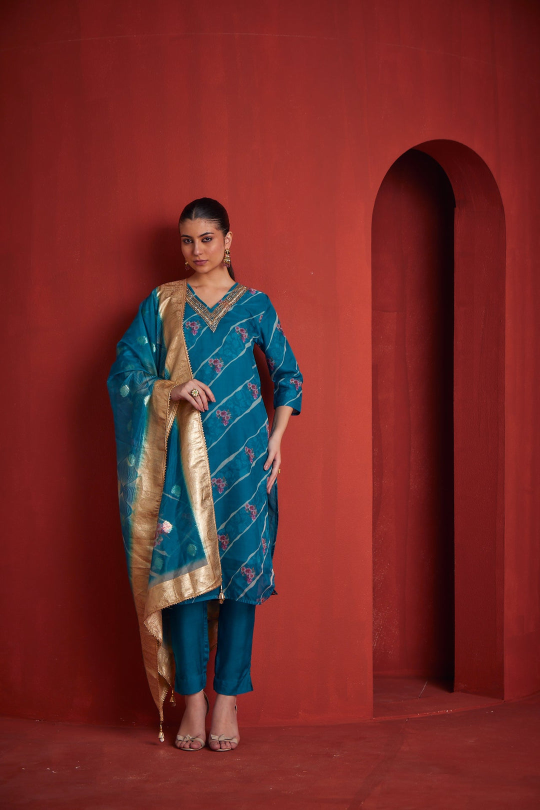 Neerus Green Chanderi straight kurta set - side view