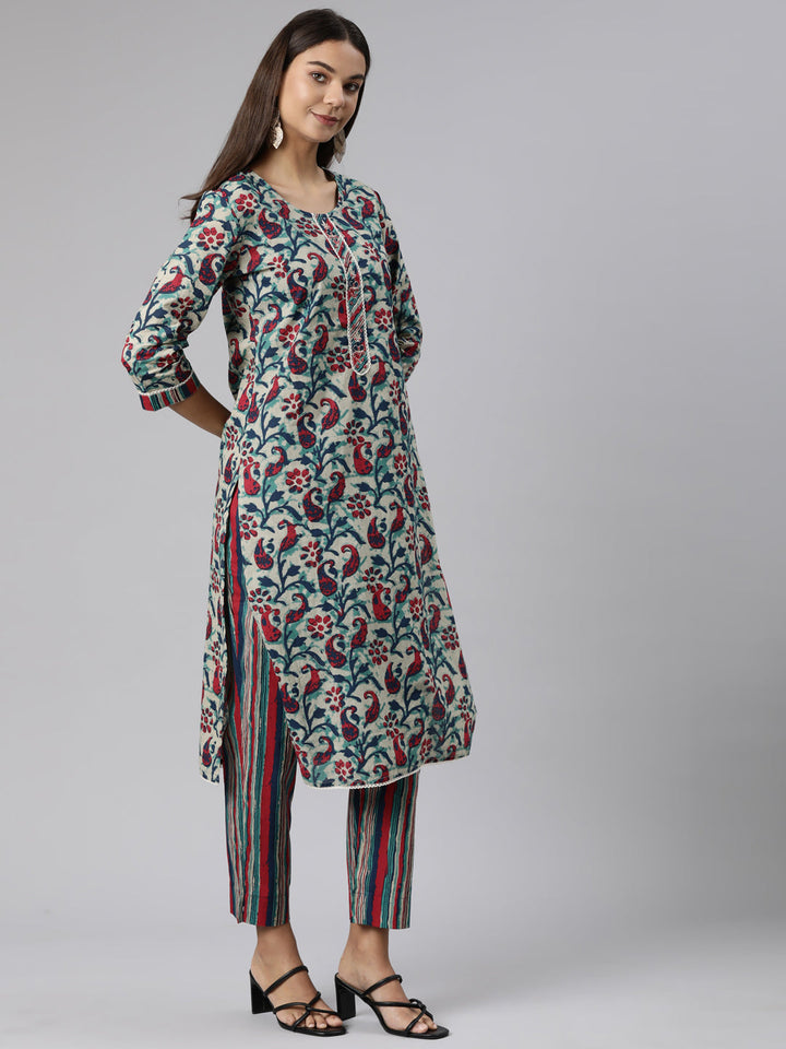 Neerus Multi printed paisley suit set - back view