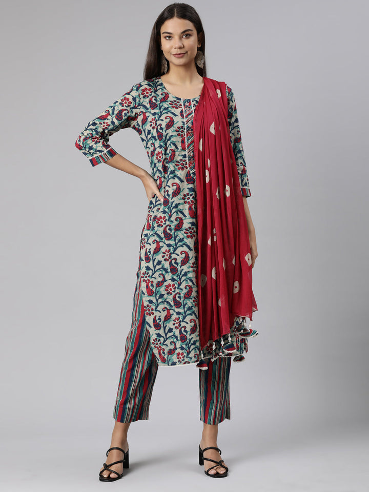 Neerus Multi printed paisley suit set - detail view 2