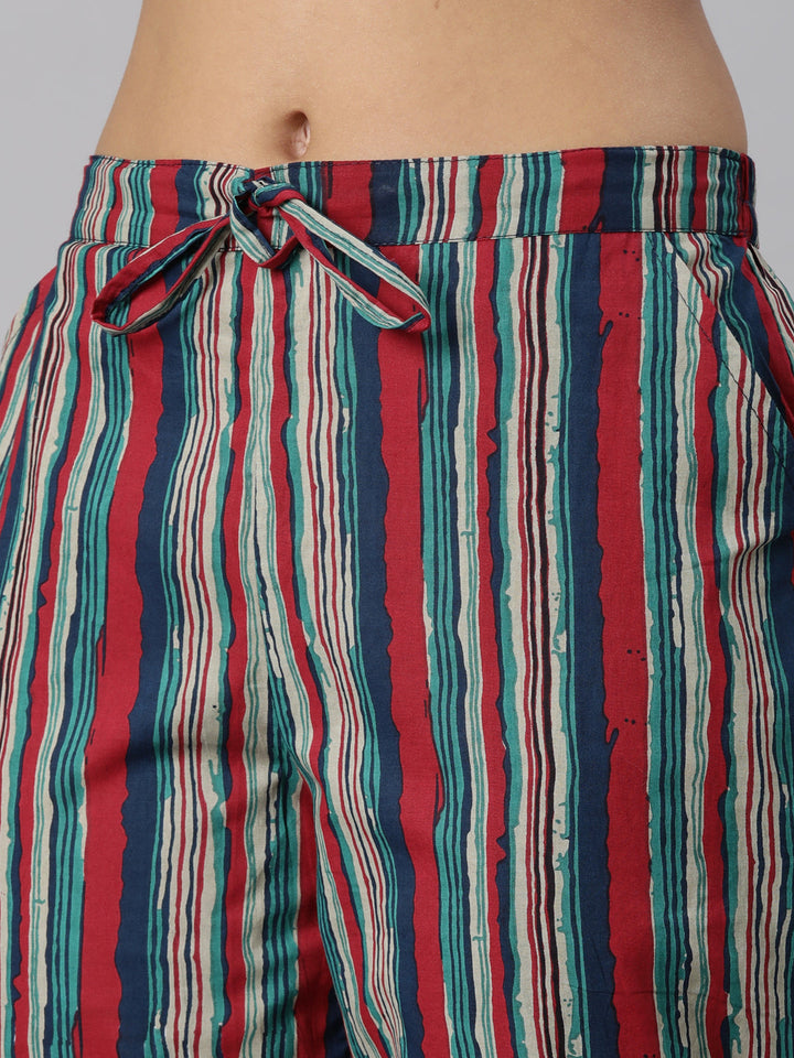 Neerus Multi printed paisley suit set - detail view 3