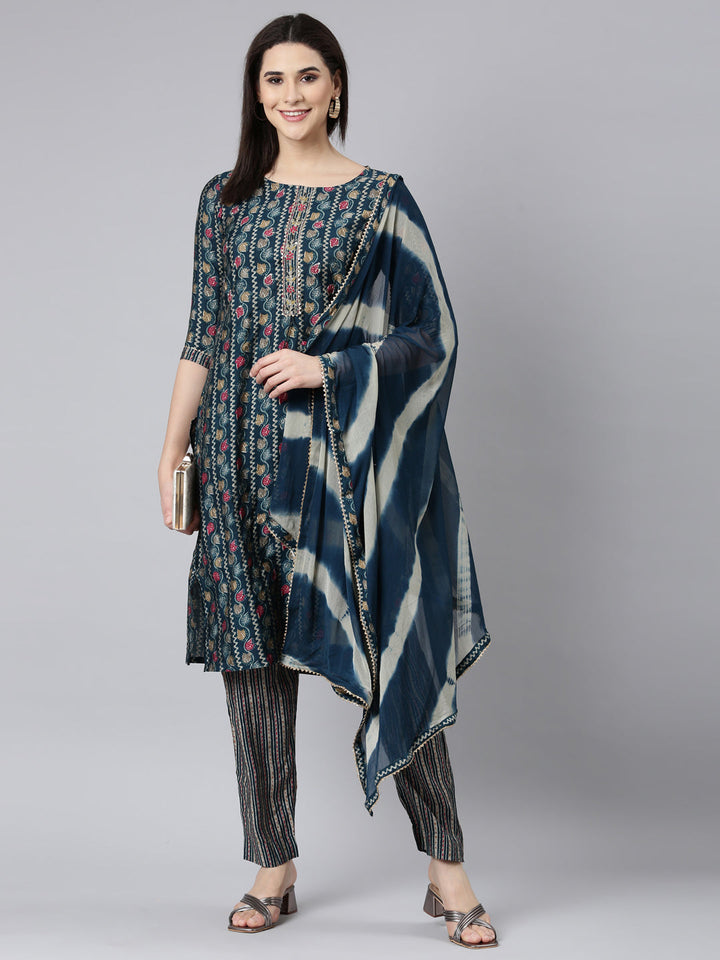 Neerus Blue printed floral suit set - detail view 2