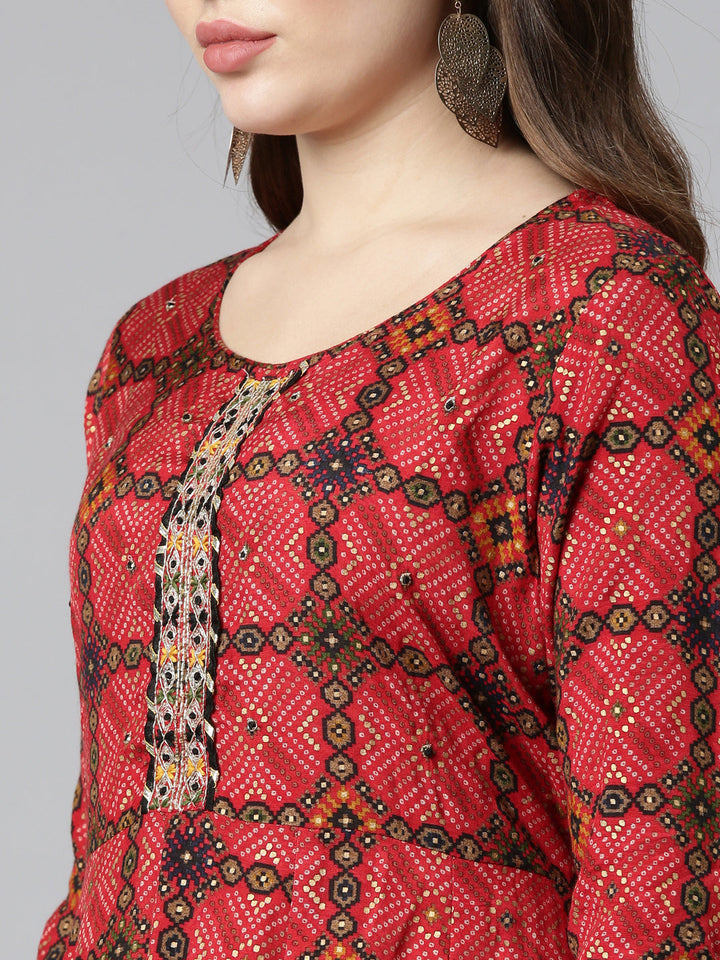 Neerus Red printed straight kurta set with dupatta - detail view 1