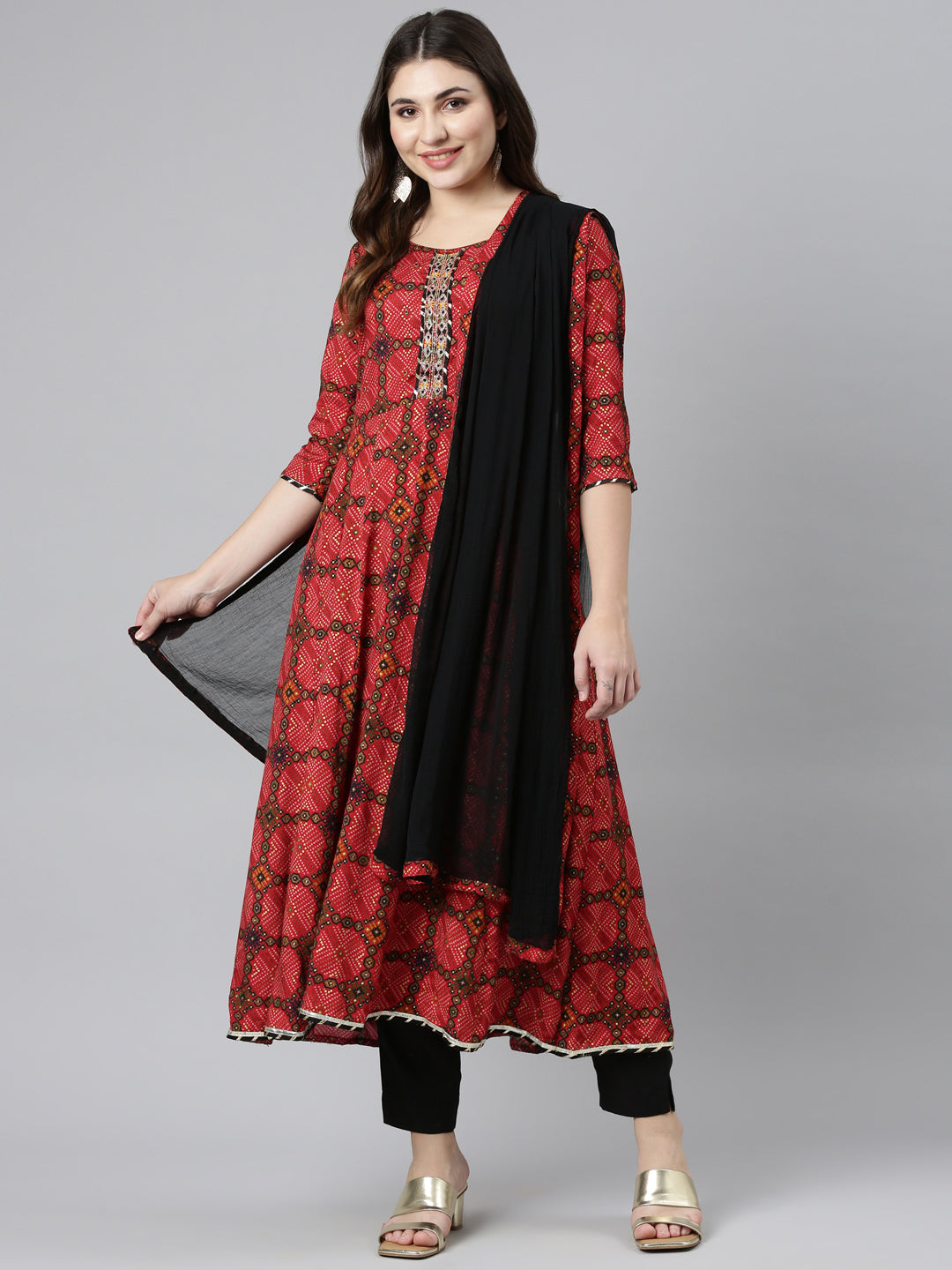 Neerus Red printed straight kurta set with dupatta - detail view 2