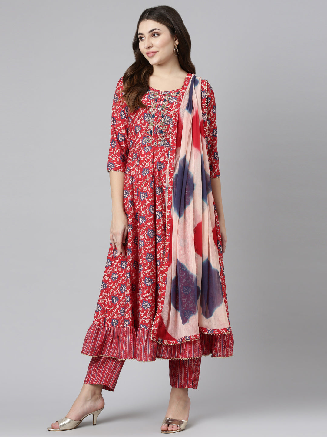 Neerus Red printed straight kurta set with dupatta - detail view 2