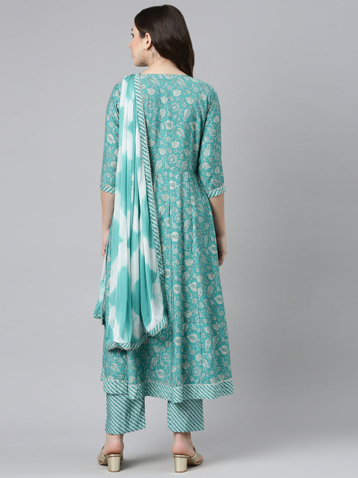 Neerus Green printed straight kurta set with dupatta - side view