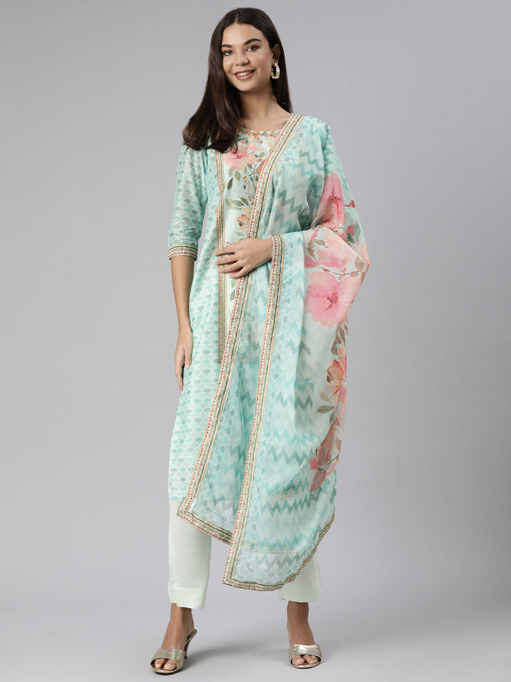 Neerus Green organza printed suit set - detail view 2