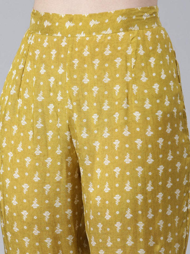 Neerus Green printed straight kurta set - detail view 3