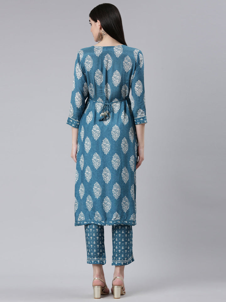 Neerus Green muslin printed kurta set - side view