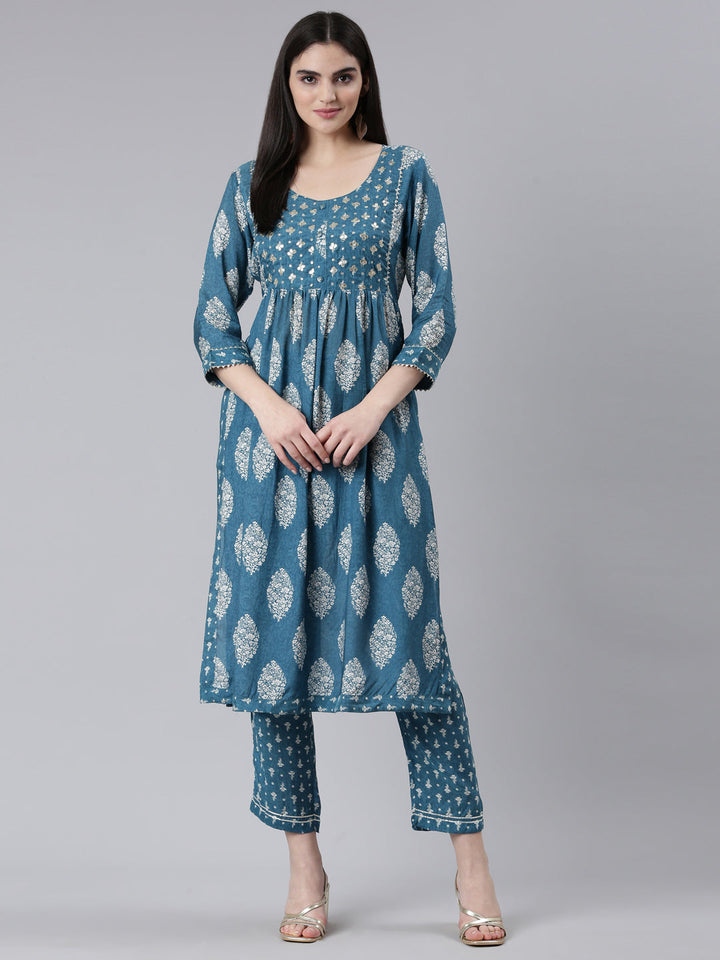 Neerus Green muslin printed kurta set - detail view 2
