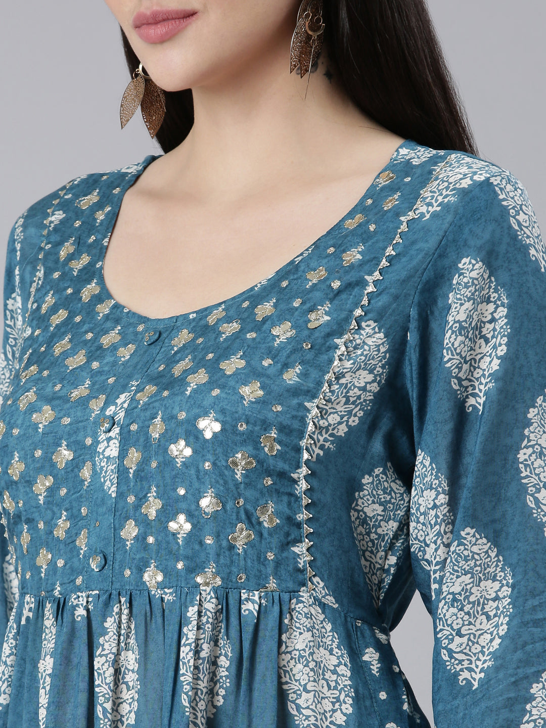 Neerus Green muslin printed kurta set - detail view 1