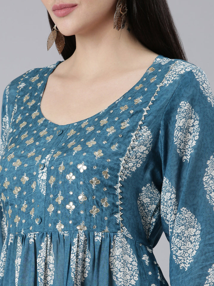 Neerus Green muslin printed kurta set - detail view 1