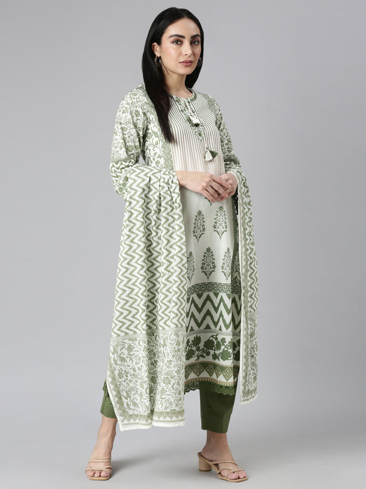 Neerus Green Regular Straight Printed Kurta and Trousers With Dupatta