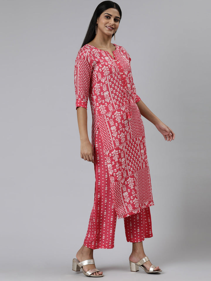 Neerus Pink viscose rayon printed kurta set - back view