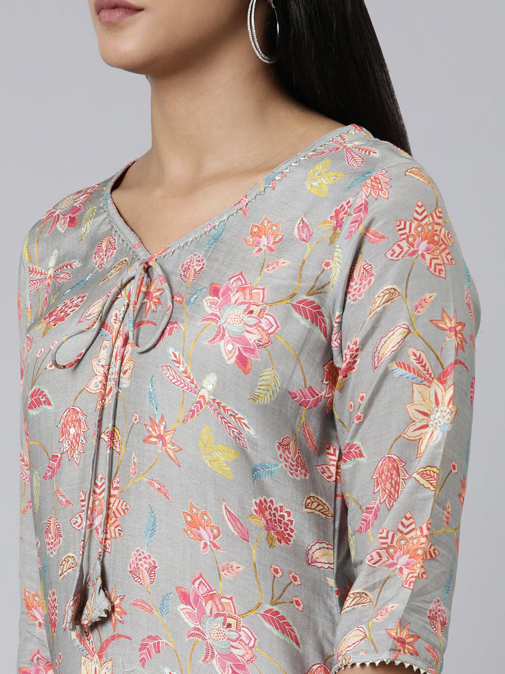 Neerus Grey cotton printed kurti straight silhouette - detail view 2