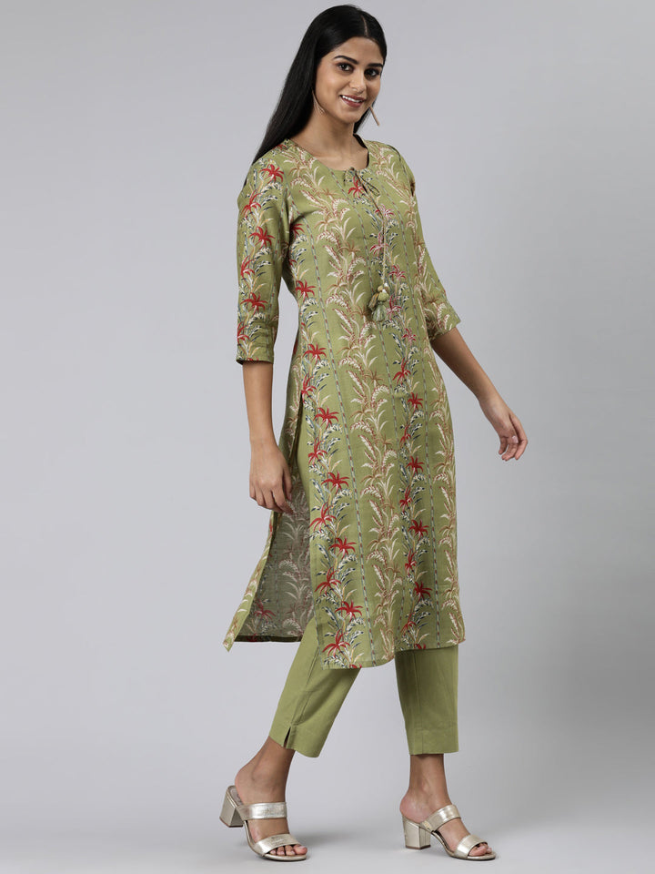 Neerus Green printed straight kurta set with trousers - back view