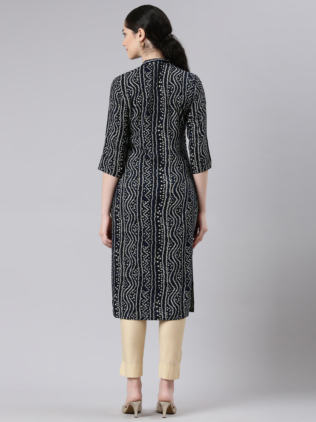 Neerus Blue cotton bandhani printed straight kurta - side view