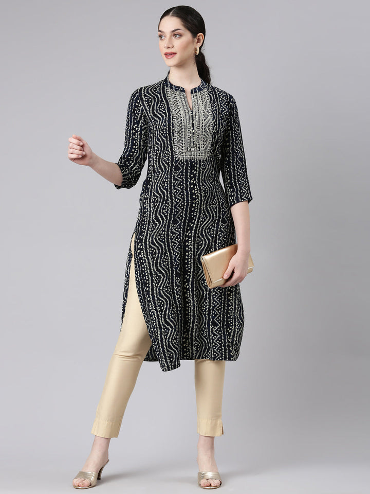 Neerus Blue cotton bandhani printed straight kurta - detail view 2