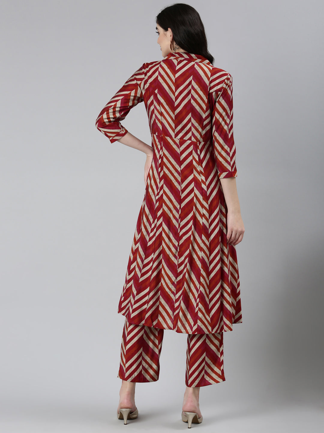 Neerus Maroon printed chevron kurta set with trousers - side view