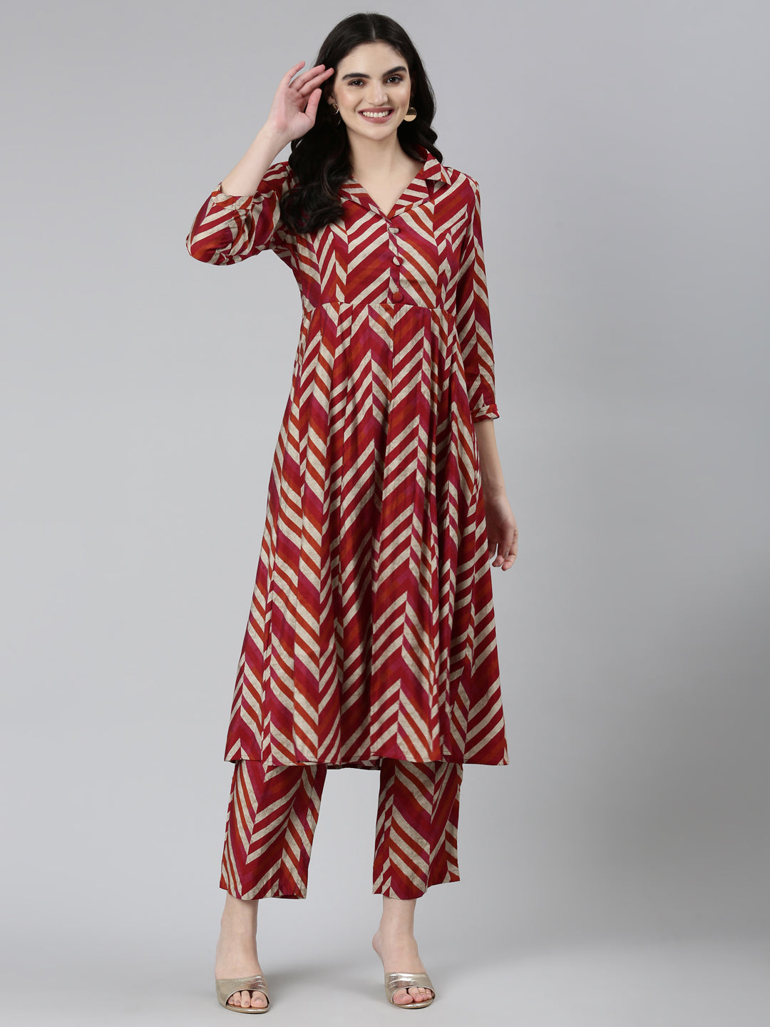 Neerus Maroon printed chevron kurta set with trousers - detail view 2