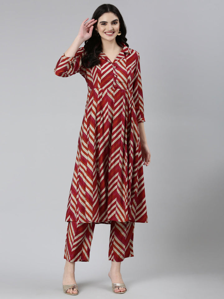 Neerus Maroon printed chevron kurta set with trousers - detail view 2