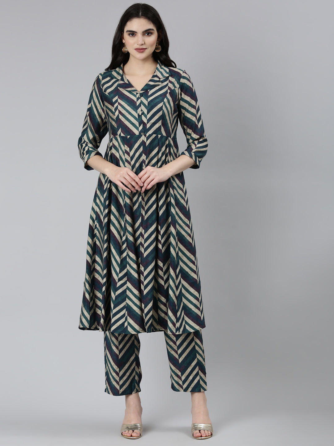 Neerus Green cotton printed kurta set with trousers - front view